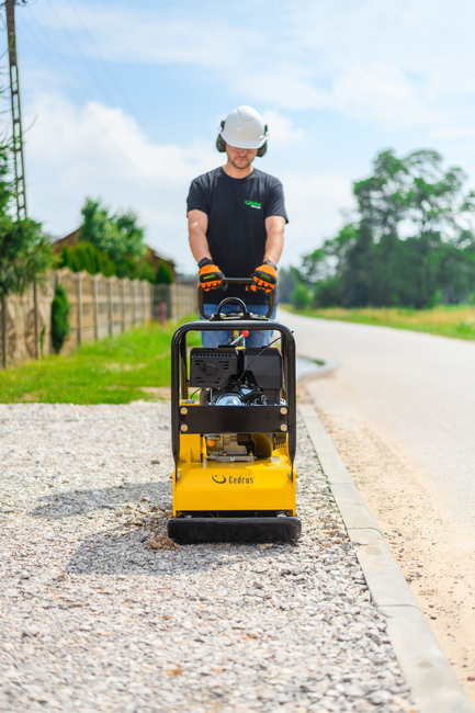 CEDRUS ZG05 DIESEL SOIL COMPACTOR 260 KG WITH HYDRAULIC REVERSE TWO-WAY FORWARD-REVERSE PLATE COMPACTOR 13 KM + TRANSPORT WHEELS - AUTHORIZED CEDRUS DEALER