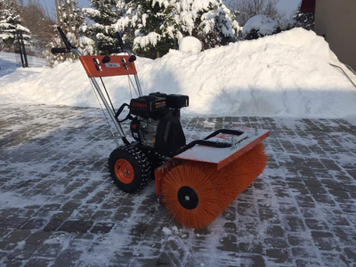 OLEO-MAC OM LINE PKM 80EK SPRINKLING SNOWMACHINE WITH DRIVE 6.5KM 4in1 KIT XXXL - OFFICIAL DISTRIBUTOR - AUTHORIZED DEALER OLEO-MAC