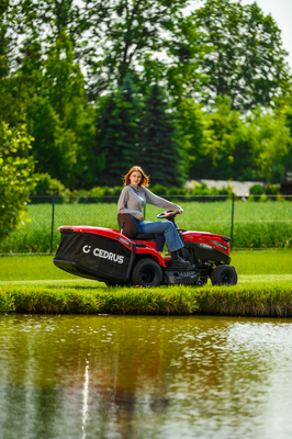 CEDRUS C-TRAC 92HC Rear-Dump Self-Propelled Lawn Mower with 92cm HYDROSTAT RECYCLING VELOPMENTS C-TRAC-92HC EWIMAX OFFICIAL DISTRIBUTOR - AUTHORIZED DEALER CEDRUS