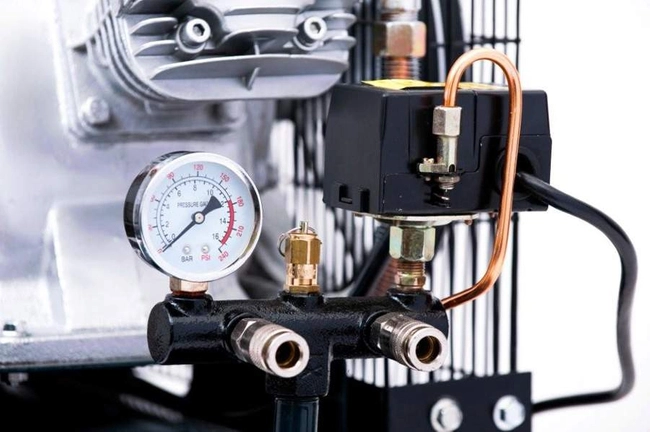 SPRĘŻARKA POWIETRZA TŁOKOWA KOMPRESOR TŁOKOWY OLEJOWY JAGER GERMAN 100L 8BAR 499L/Min 400V Mocna Rzecz