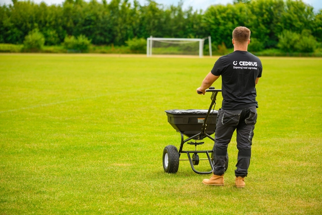 CEDRUS SP31515A SIEWNIK ROZSIEWACZ OGRODOWY DO NASION NAWOZÓW NAWOZU SOLI PIASKU 56kg / 60L