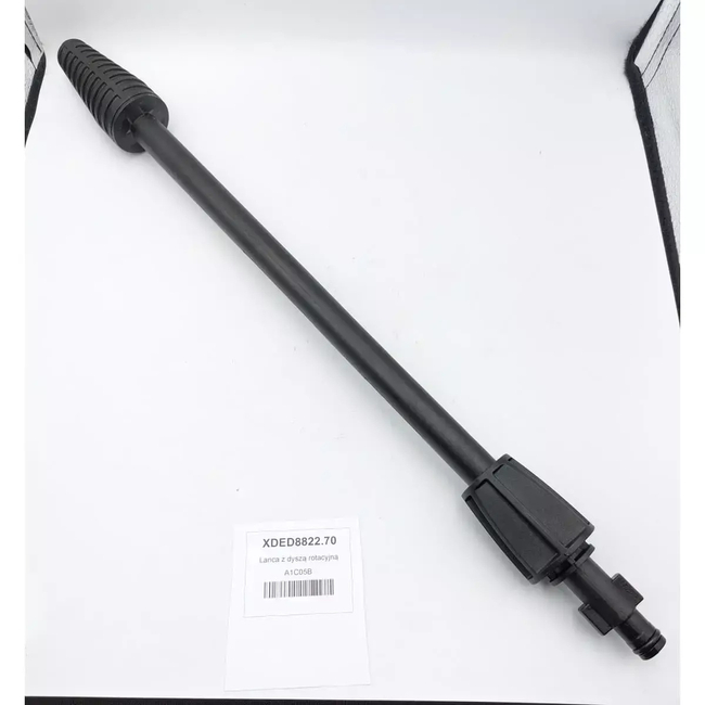 Kopí s rotační tryskou