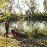 OLEO-MAC WB50 KARCZOWNICA KARCZOWNIK PROFESJONALNA KOSIARKA BIJAKOWA DO TRAWY OGRODOWA SPALINOWA Z NAPĘDEM KLASA PREMIUM 68259101E5 - OFICJALNY DYSTRYBUTOR - AUTORYZOWANY DEALER OLEO-MAC