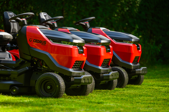 CEDRUS C-TRAC 103HC PREMIUM LUX Rear-Dump Self-Propelled Lawn Mower HYDROSTAT 102cm 2 CYLINDRES C-TRAC-103HC EWIMAX OFFICIAL DISTRIBUTOR - AUTHORIZED CEDRUS DEALER