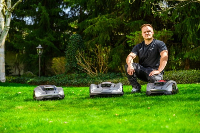 SUNSEEKER X5 ELITE RTK ROBOT KOSZĄCY KOSIARKA AUTOMATYCZNA DO TRAWY CEDRUS C-MOW X5 2000m2 BEZ KABLOWY / BEZ PRZEWODOWY - OFICJALNY DYSTRYBUTOR - AUTORYZOWANY DEALER CEDRUS