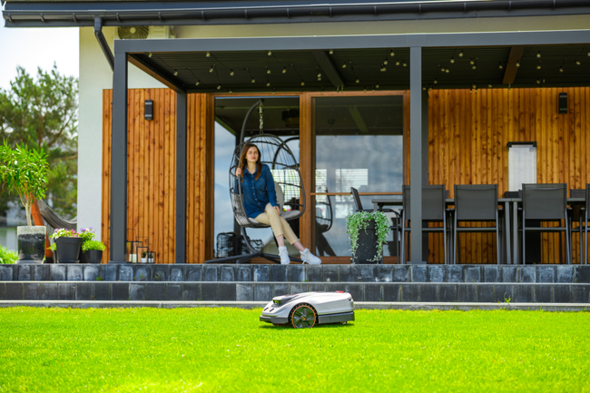 SUNSEEKER X5 ELITE RTK ROBOT KOSZĄCY KOSIARKA AUTOMATYCZNA DO TRAWY CEDRUS C-MOW X5 2000m2 BEZ KABLOWY / BEZ PRZEWODOWY - OFICJALNY DYSTRYBUTOR - AUTORYZOWANY DEALER CEDRUS