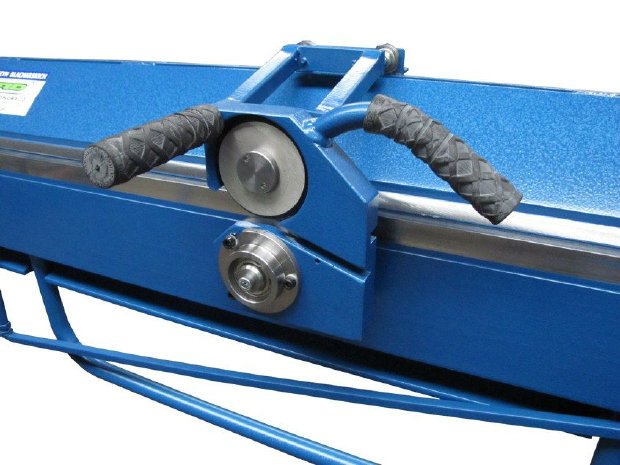 MAAD ZG-2500 /1mm sheet metal bending and cutting machine