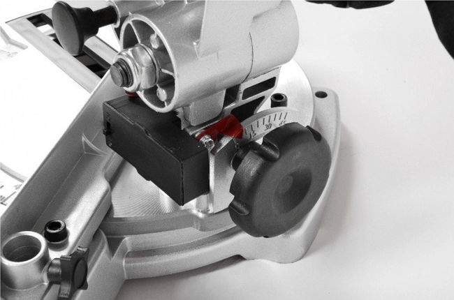 HECHT 813 POKOSOVÁ PILA S LASEROVÝM POKOSEM EWIMAX - OFICIÁLNÍ DISTRIBUTOR - AUTORIZOVANÝ PRODEJCE HECHT -