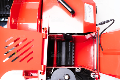 Rozdrabniacz do gałęzi Cedrus RB05 PRO HE 15KM hydrauliczny