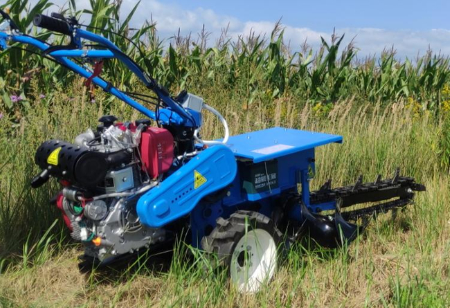 MASTERCUT SRLT-70 STŘÍKAČKA S KOLOVÝM POHONEM ZAHRADNICKÝ STŘÍKACÍ STROJ MINIKOPACÍ stroj pro pokládku trubek, kabelů atd. DIESEL 15hp / 70cm