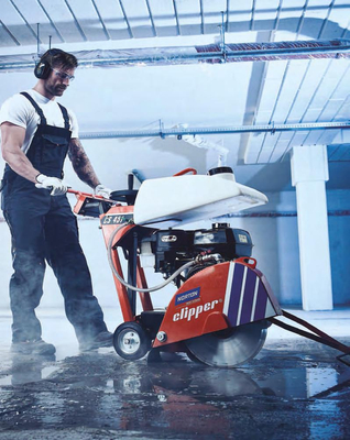 NORTON CLIPPER CS451 D7 SPRINKLING PLAIN RUČNÍ ŘEZACÍ NOŽE PRO BETONOVÉ A ASFALTOVÉ STAVBY Ø 450 mm 7 hp HATZ 1B30 DIESEL - OFICIÁLNÍ DISTRIBUTOR - AUTORIZOVANÝ PRODEJCE NORTON CLIPPER