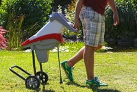 IKRA IMH 2500 ROZDRABNIACZ ELEKTRYCZNY ZĘBATKOWY NOŻOWY RĘBAK DO GAŁĘZI 2500W + TORBA PREMIUM EWIMAX - OFICJALNY DYSTRYBUTOR - AUTORYZOWANY DEALER IKRA