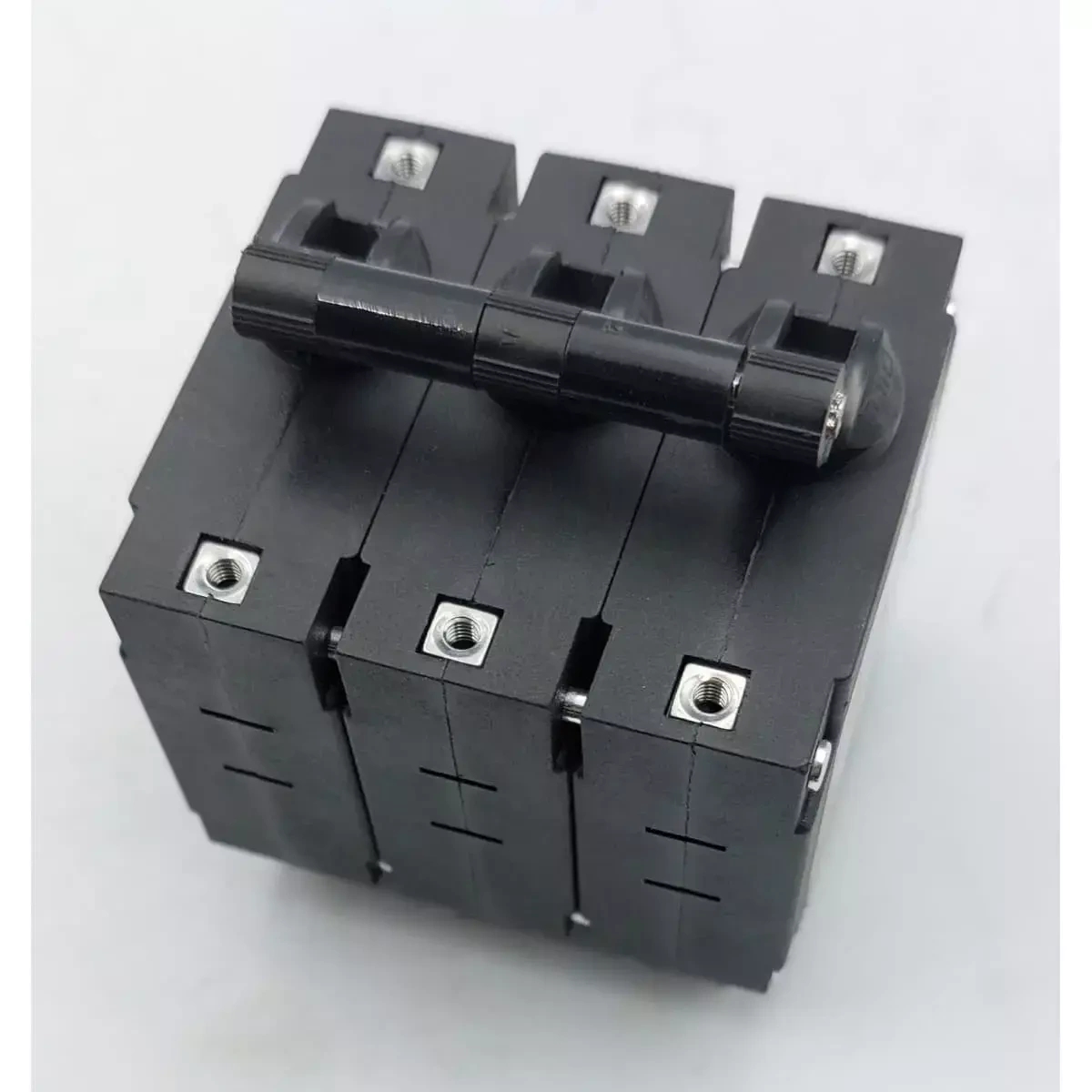 XDEGB7503K.P05 Overload Protection: Fuse and Circuit Breaker, 10x10x10