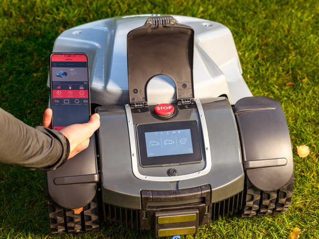 WIPER TREKKER XL S ULTRA PREMIUM AUTOMATIC MOWING ROBOT 6000m2 - OFFICIAL DISTRIBUTOR - AUTHORIZED DEALER WIPER