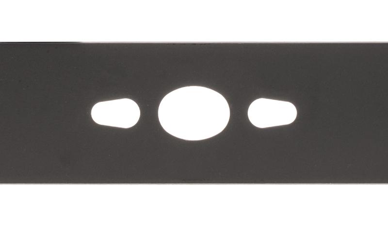 Nóż kosiarki 060066 – otwory montażowe zbliżenie