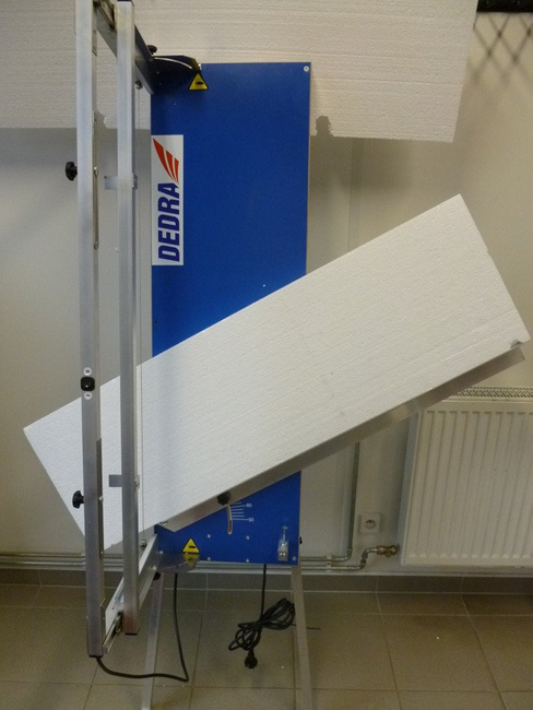 DEDRA DED7521 STAVEBNÍ PILA ELEKTRICKÁ ŘEZAČKA POLYSTYRENU EWIMAX OFICIÁLNÍ DISTRIBUTOR - AUTORIZOVANÝ PRODEJCE DEDRA