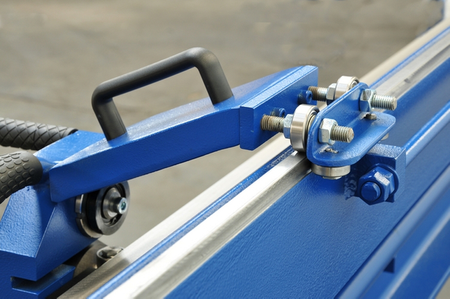 MAAD NK-1.2 ROLLER SHEARS SHEET METAL GUILLOTINE FOR MAAD BENDING MACHINE