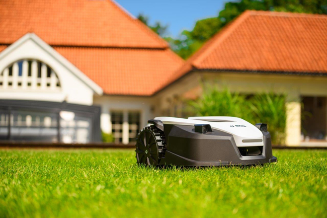 CEDRUS L20+ AUTOMATICKÝ ŽACÍ ROBOT PRO 2000m2 C-MOW - OFICIÁLNÍ DISTRIBUTOR - AUTORIZOVANÝ PRODEJCE CEDRUS