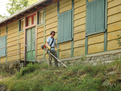 OLEO MAC BC 400 T PROFI BENZÍNOVÁ SEKAČKA NA TRÁVU PROFESIONÁLNÍ VYŽÍNAČ VÝKON 2,5 KM TŘÍDA PREMIUM 61429002E2 EWIMAX-OFICIÁLNÍ DISTRIBUTOR - AUTORIZOVANÝ PRODEJCE OLEO-MAC