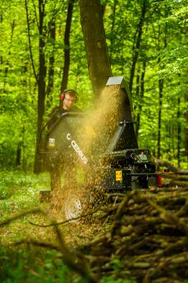 Cedrus R13 Rozdrabniacz Spalinowy Rębak Komunalny 24 KM do gałęzi 13cm z Homologacją Drogową