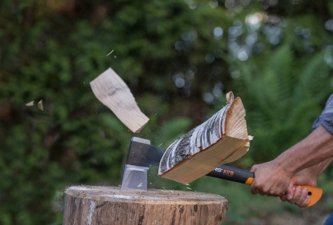 FISKARS X17 SIEKIERA ROZŁUPUJĄCA DO DREWNA Fiskars X17 M 1015641 - OFICJALNY DYSTRYBUTOR - AUTORYZOWANY DEALER FISKARS