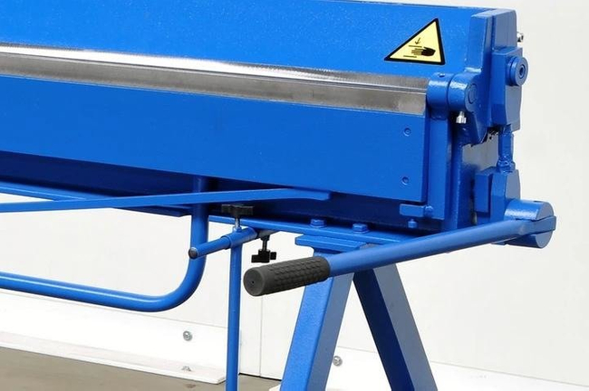 MAAD ZG-1400/2.0 OHÝBAČKA STŘEŠNÍCH PLECHŮ MAAD ZG-1400/2.0