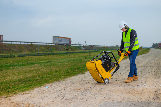 CEDRUS ZG04 160 KG DIESEL SOIL COMPACTOR WITH HYDRAULIC REVERSE TWO-WAY FORWARD-REVERSE PLATE COMPACTOR 6.9 KM + TRANSPORT WHEELS - AUTHORIZED CEDRUS DEALER