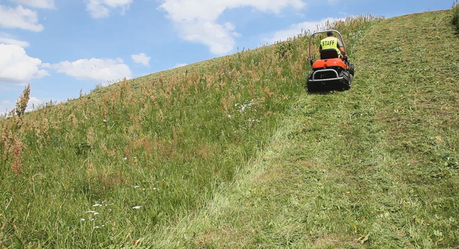 OLEO MAC TUAREG APACHE 92 EVO PROFESIONÁLNÍ ZAHRADNÍ SEKAČKA ATLETICKÁ BĚŽECKÁ SEKAČKA Pružinový motor VANCOUT MOWER B&S Briggs & Stratton 92cm 9000m2 PREMIUM CLASS 68129001A - OFICIÁLNÍ PRODEJCE - AUTORIZOVANÝ PRODEJCE OLEO-MAC