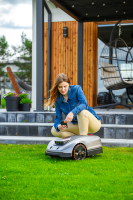 Sunseeker X5 Elite RTK Robot Koszący Kosiarka Automatyczna C-MOW X5 2000 m2 Bezprzewodowy