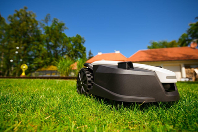 CEDRUS L20+ AUTOMATICKÝ ŽACÍ ROBOT PRO 2000m2 C-MOW - OFICIÁLNÍ DISTRIBUTOR - AUTORIZOVANÝ PRODEJCE CEDRUS