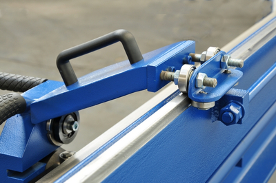 MAAD NK-1.2 VÁLEČKOVÉ NŮŽKY NA PLECH GILOTINA PRO MAAD SKLÁDACÍ STROJ