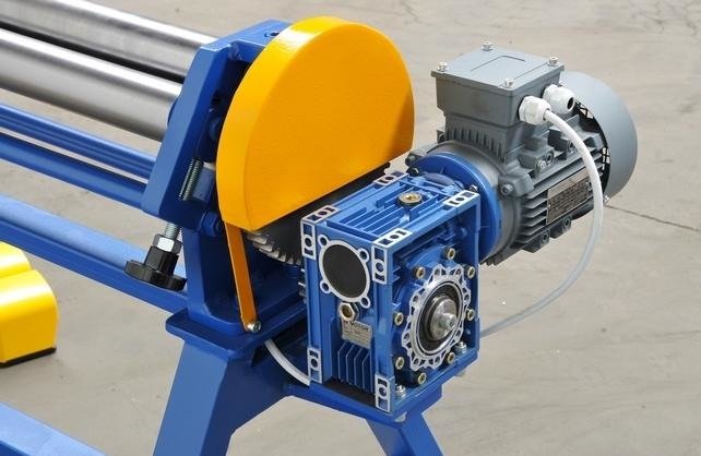 MAAD ZW-1300/0.8/EL WALCARKA ZWIJARKA ELEKTRYCZNA 1-FAZOWA WALCE DO BLACHY MAAD ZW-1300 /0.8mm EL