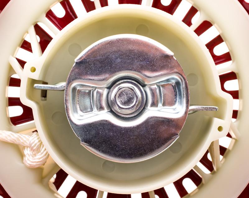 Rozrusznik NZ556 – zbliżenie na metalowe zabieraki T2