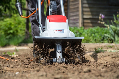 IKRA IEM 800S ELEKTRICKÝ ZAHRADNÍ PŮDNÍ KULTIVÁTOR 800W / 28 cm PREMIUM EWIMAX - OFICIÁLNÍ DISTRIBUTOR - AUTORIZOVANÝ PRODEJCE IKRA