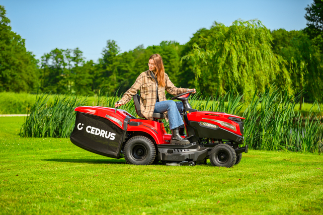 CEDRUS C-TRAC 92HC samojízdná sekačka se zadním výhozem s 92cm HYDROSTATEM Samojízdná sekačka C-TRAC-92HC EWIMAX OFICIÁLNÍ DISTRIBUTOR - AUTORIZOVANÝ PRODEJCE CEDRUS