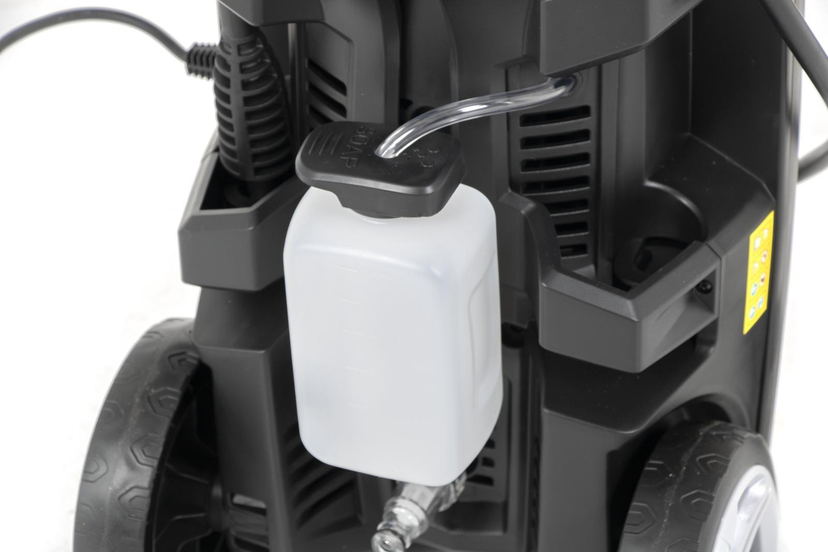 Wejscie wody w myjce cisnieniowej Faworyt SM2400 z filtrem