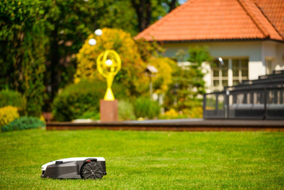 CEDRUS L20+ AUTOMATICKÝ ŽACÍ ROBOT PRO 2000m2 C-MOW - OFICIÁLNÍ DISTRIBUTOR - AUTORIZOVANÝ PRODEJCE CEDRUS