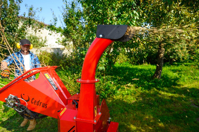 Cedrus RB05 PRO-HE Rębak Rozdrabniacz Spalinowy Do Gałęzi 15 KM 12 cm Hydrauliczny