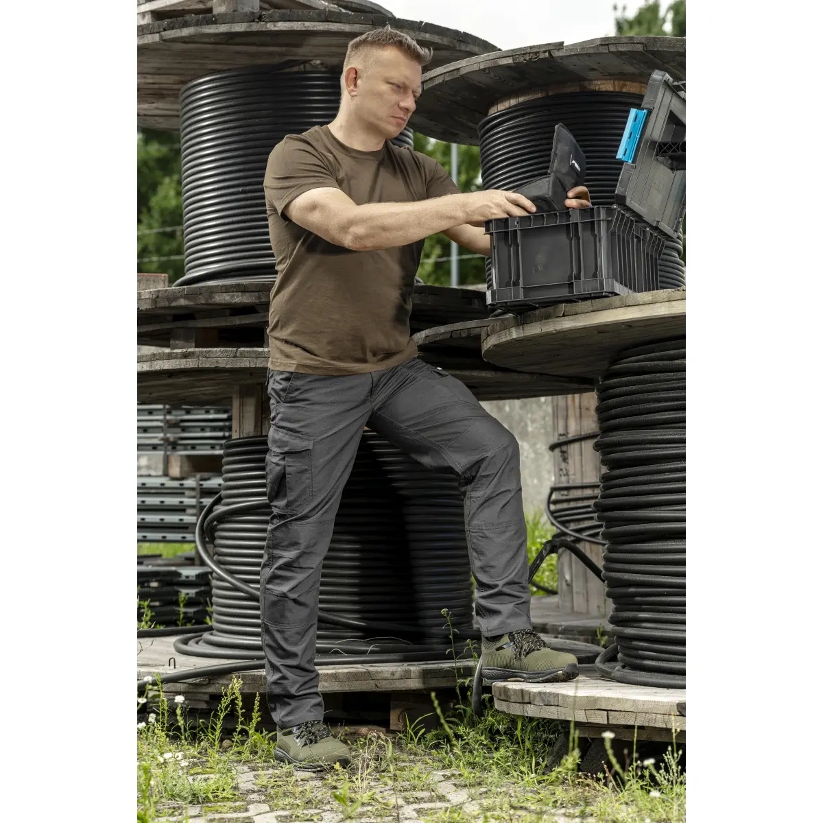 Pánské tričko DEDRA BH5TA-XXXL v olivově zelené barvě ve stylu armády, vhodné do práce i na outdoorové aktivity