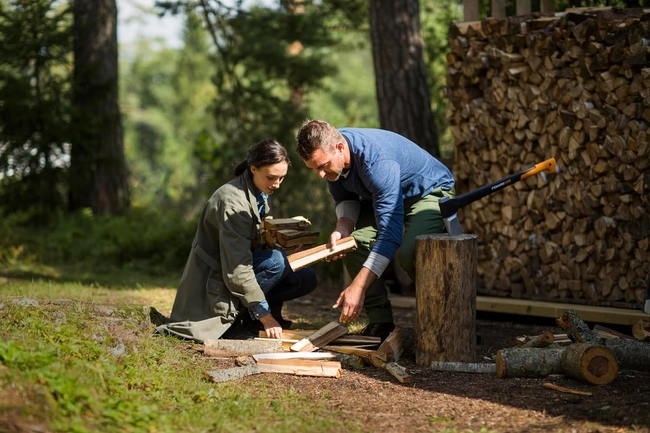 FISKARS X17 SIEKIERA ROZŁUPUJĄCA DO DREWNA Fiskars X17 M 1015641 - OFICJALNY DYSTRYBUTOR - AUTORYZOWANY DEALER FISKARS