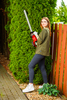 Akumulátorové nůžky na živý plot CEDRUS HT510 Li CEDHT510LI 20V POWER+ OFICIÁLNÍ DISTRIBUTOR - AUTORIZOVANÝ PRODEJCE CEDRUS