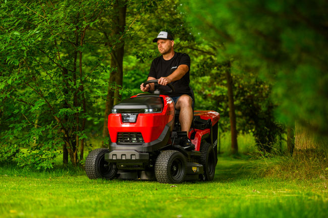 CEDRUS C-TRAC 93HC PREMIUM LUX Rear-Dump Self-Propelled Lawn Mower HYDROSTAT 93cm 2 CYLINDRES C-TRAC-93HC EWIMAX OFFICIAL DISTRIBUTOR - AUTHORIZED DEALER CEDRUS