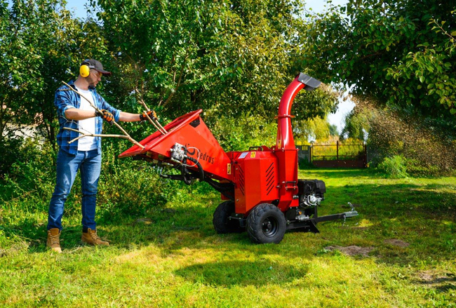 Rozdrabniacz do gałęzi Cedrus RB05 PRO HE 15KM hydrauliczny