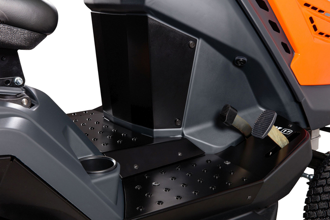 OLEO MAC OM 106/24 KH EXCLUSIVE GARDEN TREADER SPRINGLE MOTORIZOVANÁ VERZE LUX 102cm / 24 hp / PREMIUM 68129207 - OFICIÁLNÍ DISTRIBUTOR - AUTORIZOVANÝ PRODEJCE OLEO-MAC