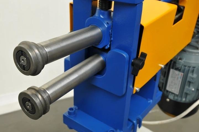 MAAD ZB-1.5 E ELEKTRICKÝ ŘEZACÍ SVÁŘECÍ STROJ MAAD ZB-1.5 Elektrická verze