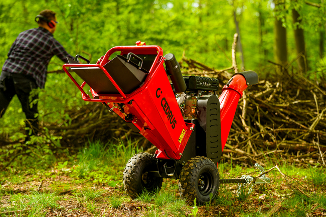 CEDRUS RB02PRO PROFESIONÁLNÍ KOMPAKTNÍ drtič větví 12 cm ! CEDRUS RB 02 PRO CEDRB02PRO - OFICIÁLNÍ DISTRIBUTOR - AUTORIZOVANÝ PRODEJCE CEDRUS