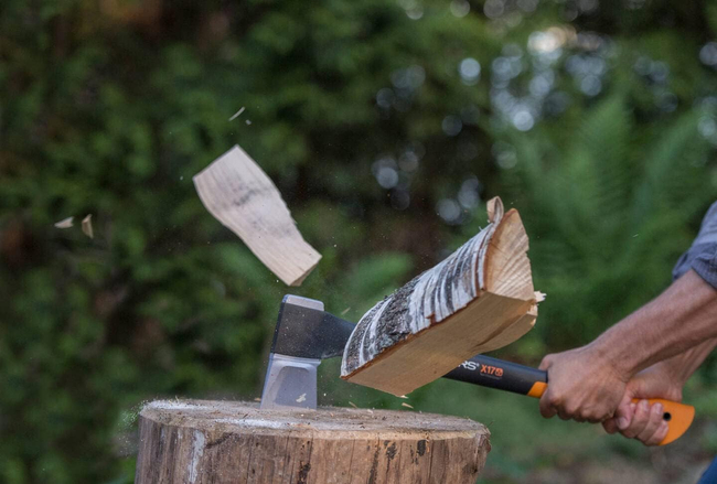 FISKARS X17 SIEKIERA ROZŁUPUJĄCA DO DREWNA Fiskars X17 M 1015641 - OFICJALNY DYSTRYBUTOR - AUTORYZOWANY DEALER FISKARS