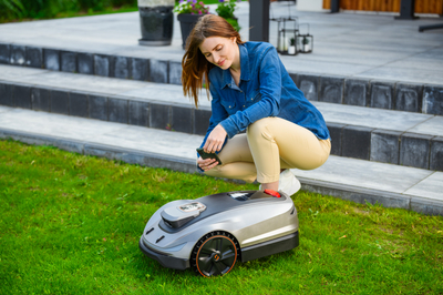 Sunseeker X5 Elite RTK Robot Koszący Kosiarka Automatyczna C-MOW X5 2000 m2 Bezprzewodowy