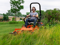 Traktorek Zero-Turn Ariens Zenith 60" (Kawasaki, 152 cm)