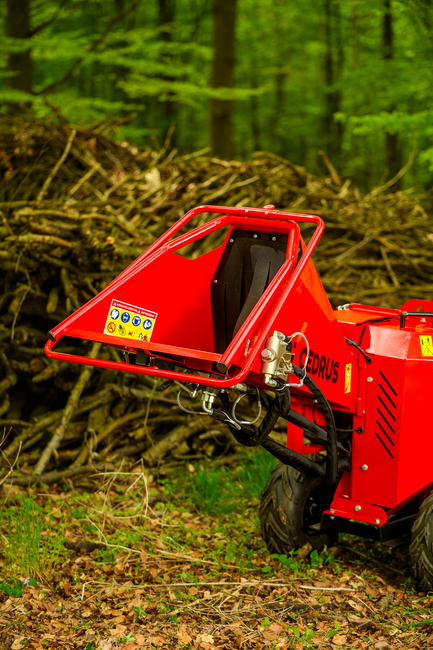 Rozdrabniacz do gałęzi Cedrus RB05 PRO HE 15KM hydrauliczny